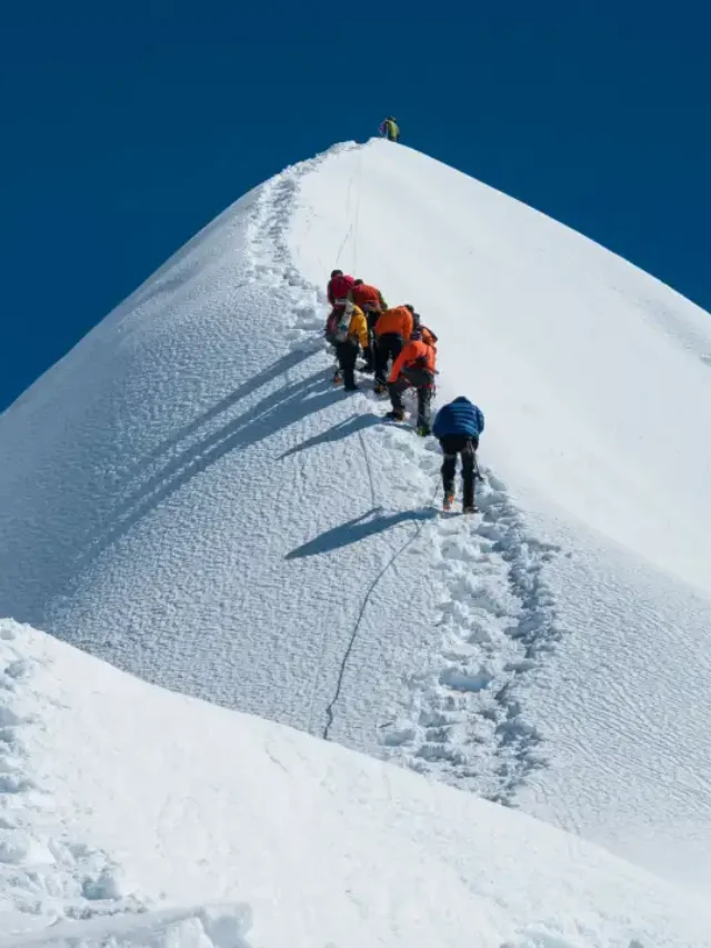 माउंट एवरेस्ट पर चढ़ने वाला पहला भारतीय कौन था